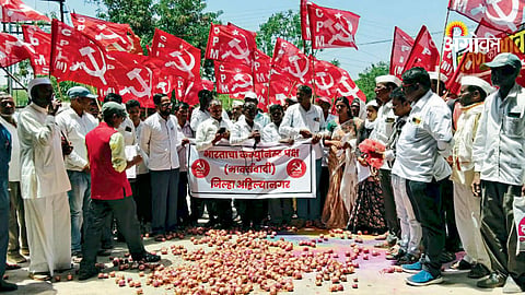 Kisan Sabha protest for onion prices