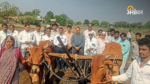 Devendra Fadnavis helps landless farmer in Maharashtra