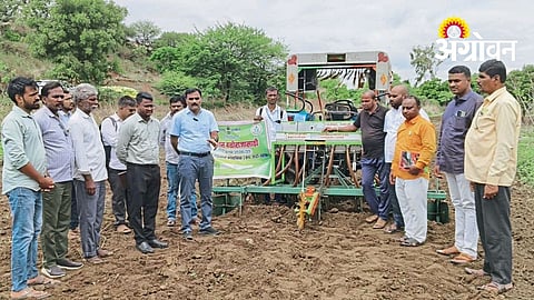 Agriculture Department Promotes Modern Sowing Techniques