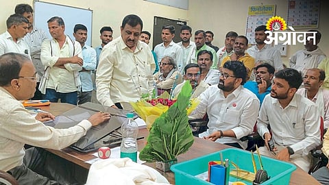 Protest Over Unpaid Crop Dues in Parbhani