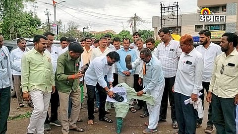 Protesters demonstrate against central government