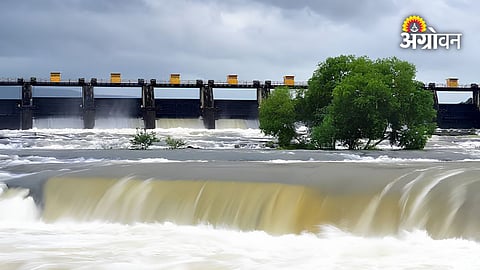 Khadakwasla Dam releases irrigation water for farmers