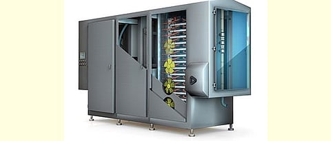 Professional mechanism for vibrating electric field of action. It disinfects juices, juices and drinks.