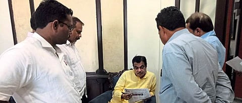 शरद जोशी प्रणित शेतकरी संघटनेच्या पदाधिकाऱ्यांनी नितीन गडकरींची भेट घेतली