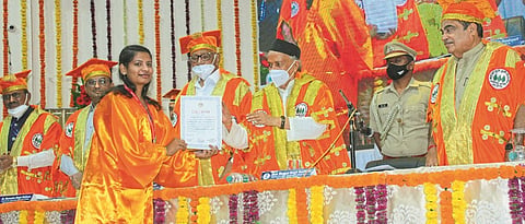 महात्मा फुले विद्यापीठांतर्गत  कृषी पदवी, पदकांत मुलींची बाजी  Under Mahatma Phule University Agriculture degree, girls bet on medals
