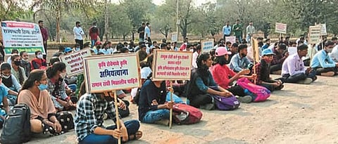 Of engineering students The sit-ins continue at the university