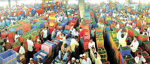 बाजार समिती कर्मचारी संघ पुन्हा आंदोलनाच्या पवित्र्यात