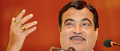 टायरमध्ये नायट्रोजन भरणे बंधनकारक करणार : गडकरी