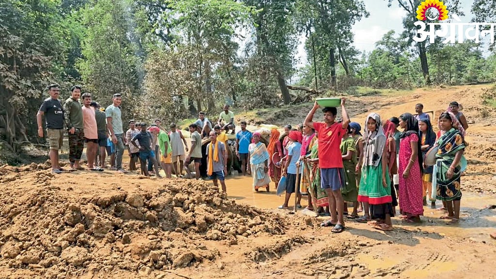 Community Development| एकजुटीची ताकद! बोगामी नाल्यावर ग्रामस्थांनी ...