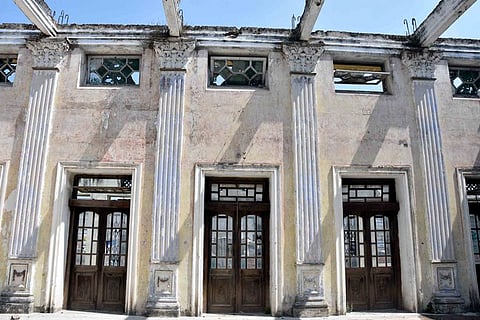 Collectorate Building: The building was built by the Dutch East India Company in the 18th Century, as a godown for opium and saltpetre. It was later used for administrative purposes
 