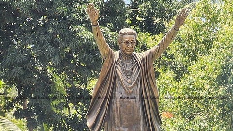 Bal Thackeray Statute