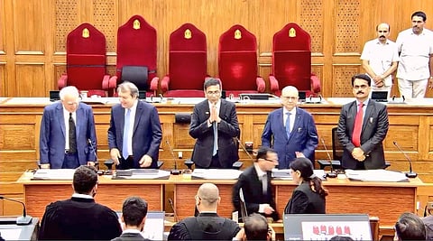 CJI Chandrachud alongwith Justices JB Pardiwala, Manoj Misra and SCBA President Kapil Sibal along with President of SCAORA Vipin Nair
