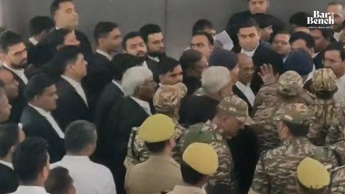 Allahabad high court lawyers protest