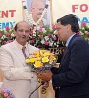 Dr Mohan Gopal replaces PP Rao  Dinakaran will still face same charges