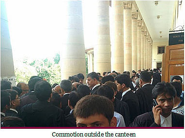 Lawyers create commotion outside Chief Justice’ court, shout at SCBA President Parkeh for omission in arguments