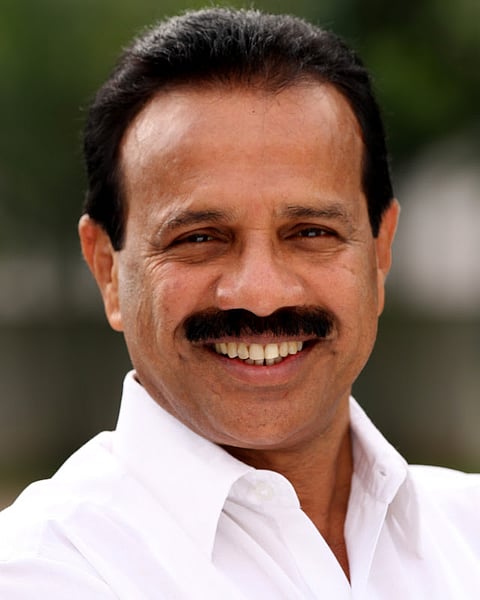Ex-Kar CM DV Sadananda Gowda replaces Ravi Shankar Prasad as Law Minister