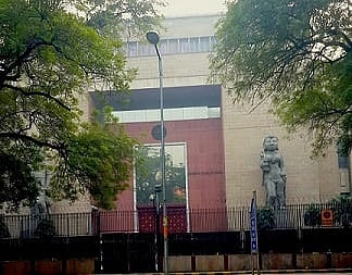 AK Balaji:  SC issues notice on SLP filed by BCI; Directs RBI to refrain from granting permission to Foreign Law Firms