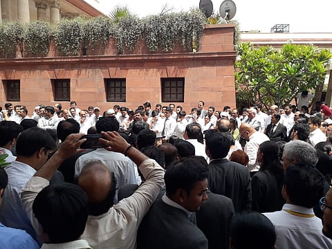 Supreme Court Employees “pained” by allegation of corruption in Registry,  back CJI Gogoi