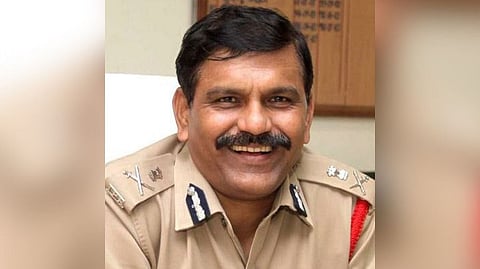 ಟ್ವಿಟರ್ ಖಾತೆಯ ಬ್ಲೂಟಿಕ್ ಮರಳಿಸಲು ಕೋರಿಕೆ: ಸಿಬಿಐ ಮಾಜಿ ನಿರ್ದೇಶಕ ರಾವ್‌ಗೆ ದಂಡ ವಿಧಿಸಿದ ದೆಹಲಿ ಹೈಕೋರ್ಟ್