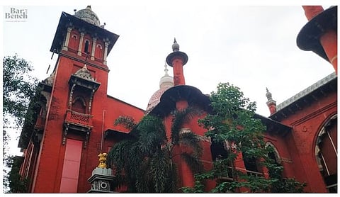 ಬೇಸಿಗೆ ಬಿಸಿಲು: ಕಪ್ಪು ಗೌನ್ ಧರಿಸುವುದರಿಂದ ವಕೀಲರಿಗೆ ವಿನಾಯಿತಿ ನೀಡಿದ ಮದ್ರಾಸ್ ಹೈಕೋರ್ಟ್ [ಚುಟುಕು]