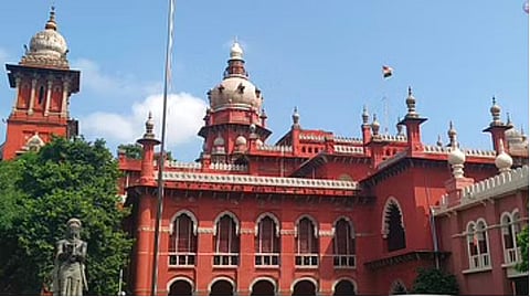 ವೇಶ್ಯಾಗೃಹದಲ್ಲಿ ಸಿಕ್ಕ ಮಾತ್ರಕ್ಕೆ ವ್ಯಕ್ತಿಯನ್ನು ದಂಡನೀಯ ಪರಿಣಾಮಗಳಡಿ ತರಲಾಗದು: ಮದ್ರಾಸ್ ಹೈಕೋರ್ಟ್