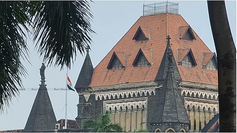 ಪ್ರಕರಣ ವಜಾಗೊಂಡಿದ್ದಕ್ಕೆ ಕಿರಿಯ ವಕೀಲನ ಮೇಲೆ ಗೂಬೆ ಕೂರಿಸಿದ ಹಿರಿಯ ನ್ಯಾಯವಾದಿಗೆ ಬಾಂಬೆ ಹೈಕೋರ್ಟ್ 'ವಿಶಿಷ್ಟ ದಂಡʼ