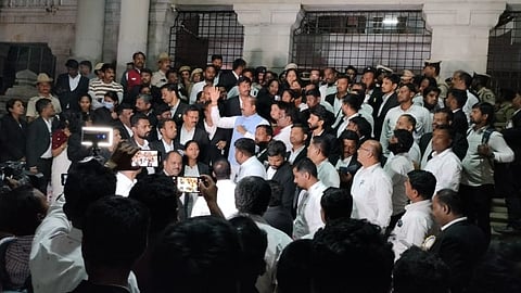 KSBC President Vishal Raghu speaks to lawyers at protest site