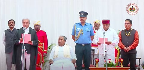 ಕರ್ನಾಟಕ ಹೈಕೋರ್ಟ್‌ ನೂತನ ಮುಖ್ಯ ನ್ಯಾಯಮೂರ್ತಿಯಾಗಿ ಪ್ರಮಾಣವಚನ ಸ್ವೀಕರಿಸಿದ ನಿಲಯ್‌ ವಿಪಿನ್‌ಚಂದ್ರ ಅಂಜಾರಿಯಾ. 