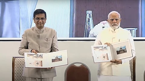 PM Modi, CJI Chandrachud.

