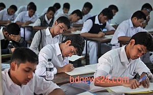 এসএসসির প্রশ্নপত্র বিলম্বে বিতরণের অভিযোগ