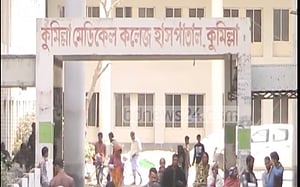 চৌদ্দগ্রামে বাস উল্টে নিহত ৩