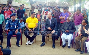 যশোরে ঋষিপল্লীতে হামলা: ছাত্রলীগ নেতাকে ধরিয়ে দিলে পুরস্কার