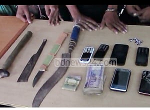 ডাকাত সন্দেহে শৈলকুপায় ৪ ছাত্র আটক