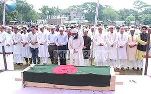 বাবা-মায়ের পাশেই শায়িত হলেন মুহিতুল