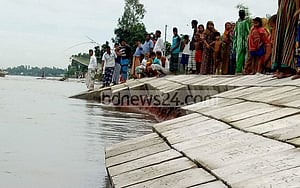 চৌহালী উপজেলা রক্ষা বাঁধে আবার ধস