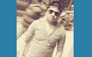 কুপিয়ে কলেজছাত্রীকে জখম: সেই যুবক আটক
