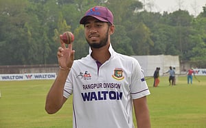 মুকিদুলের ১২ উইকেটে জয় দেখছে রংপুর