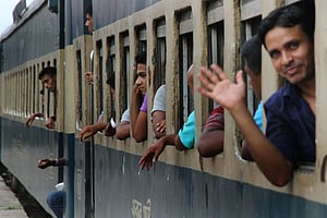 মহানগর প্রভাতীর নাম বদল, চার ট্রেনে নতুন সূচি