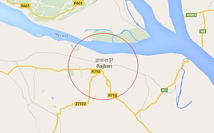 দৌলতদিয়ায় গরুবাহী ট্রলারডুবি