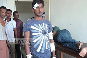 কুয়াকাটায় দুই কাউন্সিলর প্রার্থীর সমর্থকদের সংঘর্ষ, আহত ১০