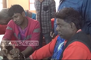 ঝালকাঠিতে ডাকাত সন্দেহে ৩ জনকে পিটুনি