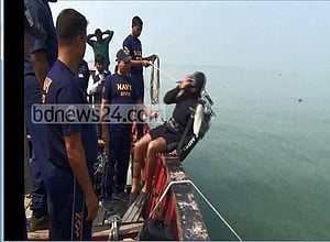 মেঘনায় ট্রলারডুবি: ৮ যাত্রীর  সন্ধানে অভিযান তৃতীয় দিনে