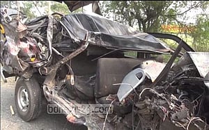 ট্রাক-পিকআপ সংঘর্ষে ২ র‌্যাব সদস্য নিহত