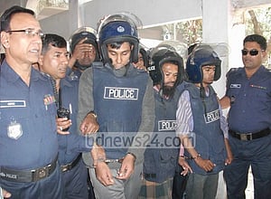 পুরোহিত হত্যা: বাড়িতে অস্ত্র রাখার কথা ‘স্বীকার’ হারেজের