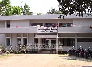ঝিনাইদহে কভার্ডভ্যান চাপায় কলেজছাত্র নিহত