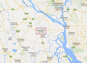 কালকিনির এসি ল্যান্ডকে ‘মারধর’, মামলা দায়ের
