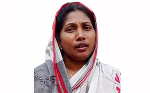 নাগেশ্বরীতে ভোটের লড়াইয়ে দুই নারী