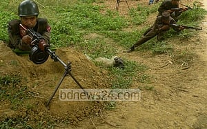 মিয়ানমার থেকে ছোড়া মর্টার শেল বিজিবি ক্যাম্পে