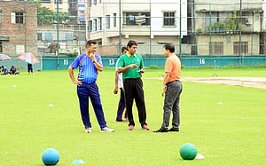 বাংলাদেশে বারবার আসতে চান আকিব জাভেদ
