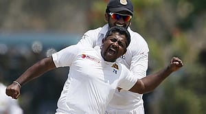 রেকর্ড হ্যাটট্রিকে ভাস্বর হেরাথ
